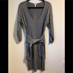 SOFT AND WARM Leith V Neck Sweater Dress